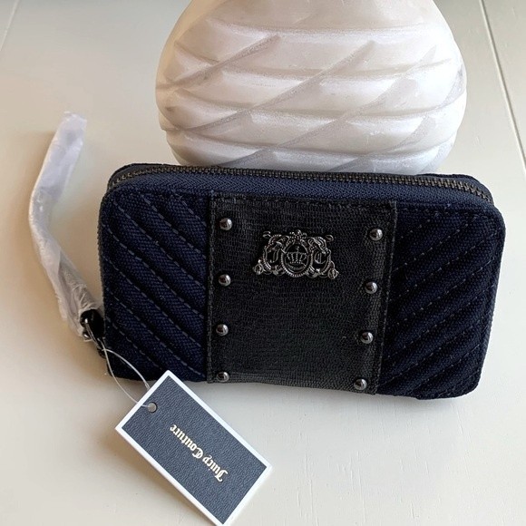 Juicy Couture Y2K Wristlet Quilted Studded Navy Blue Black Color Block Zipper - Picture 1 of 9